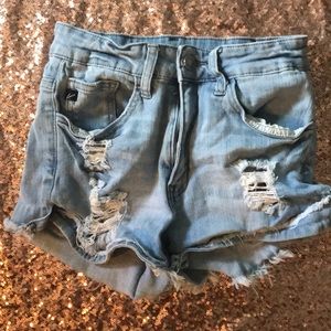 🌹Ripped jean shorts🌹